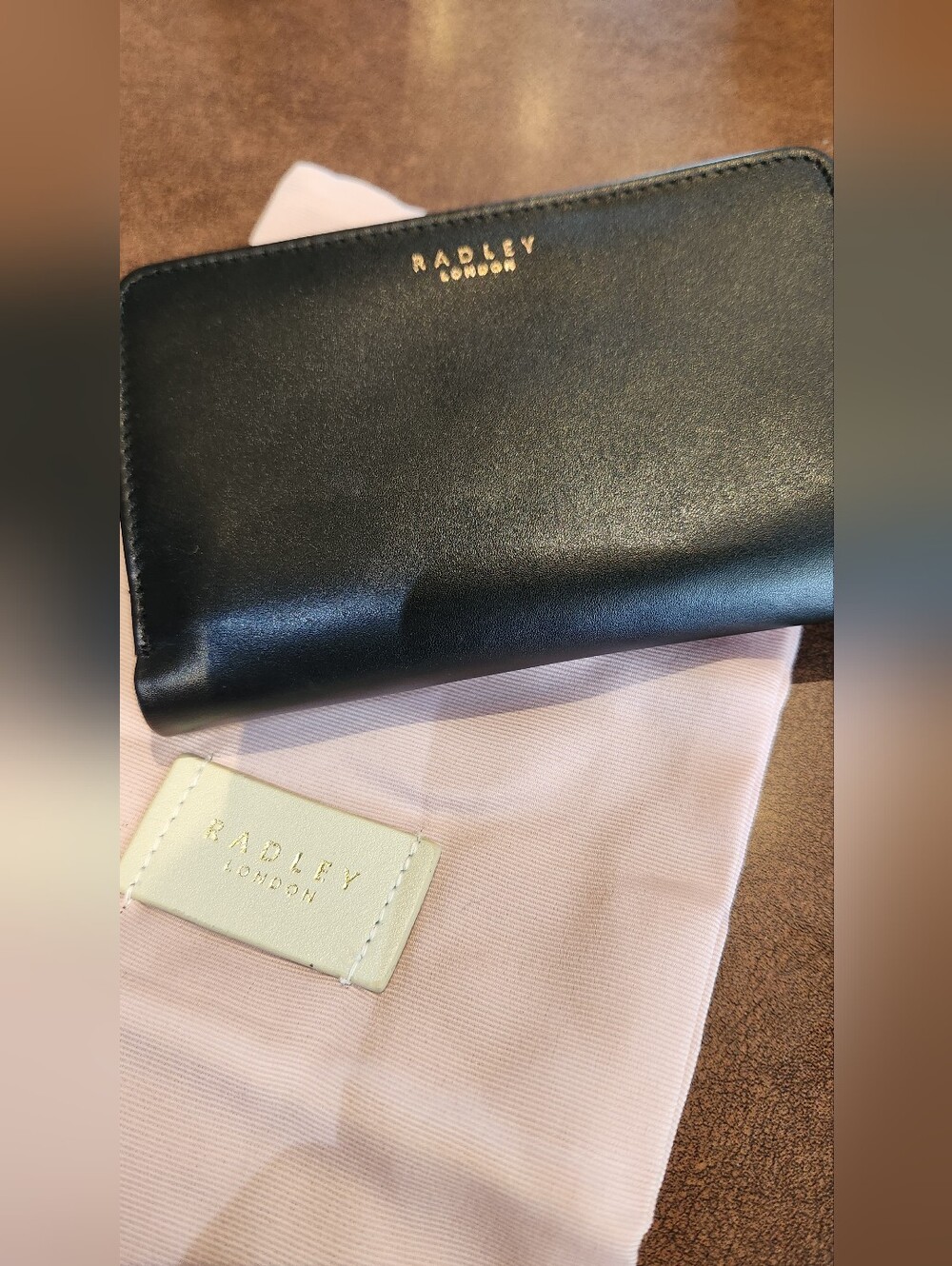 Radley of London Small Black Wallet with Dog Logo - Picture 4 of 8